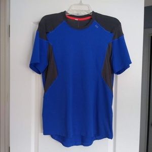 Men's Lululemon active top with reflective strip